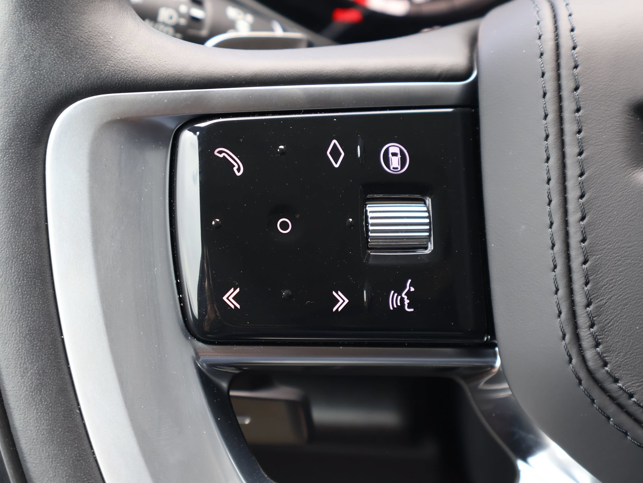 Used 2025 Land Rover Range Rover Autobiography AWD/4WD image 18