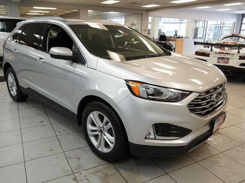 Used 2019 Ford Edge SEL image 16