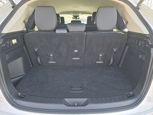 Used 2025 MAZDA CX-90 3.3 Turbo w/ Select Package image 17