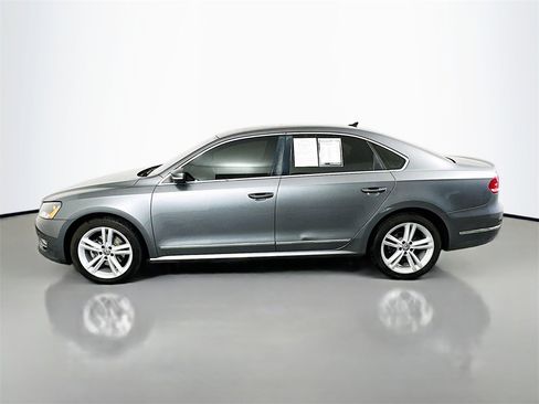 Used 2013 Volkswagen Passat TDI SE image 4