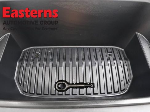 Used 2022 Tesla Model Y Long Range image 7