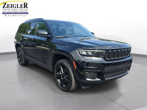 Used 2023 Jeep Grand Cherokee L Laredo AWD/4WD image 3