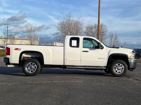 Used 2013 Chevrolet Silverado 2500 LT w/ Suspension Package, Off-Road image 8