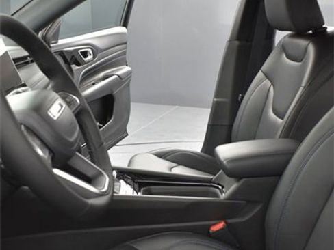 New 2026 Jeep Compass Limited image 10