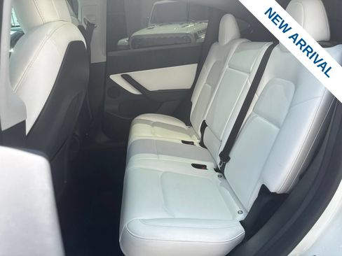 Used 2022 Tesla Model Y Long Range AWD/4WD image 14
