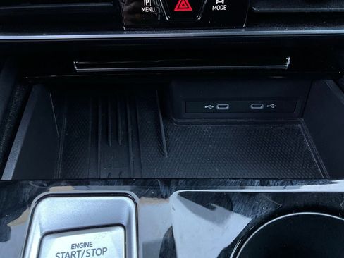 Used 2025 Volkswagen Atlas Cross Sport SE image 25