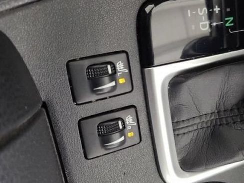 Used 2014 Toyota Highlander XLE AWD/4WD image 32
