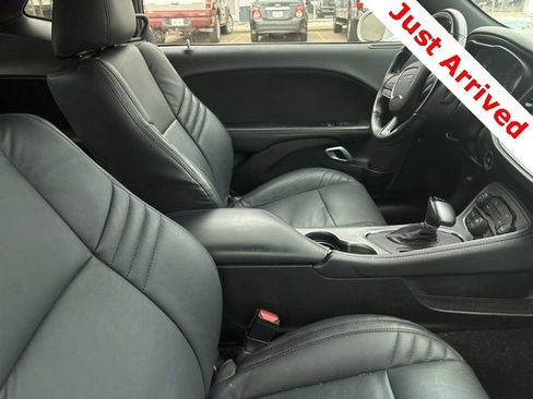 Used 2023 Dodge Challenger SXT w/ Blacktop Package image 9