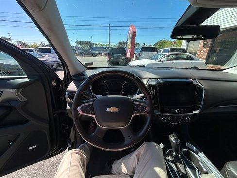 Used 2018 Chevrolet Traverse Premier AWD/4WD image 12