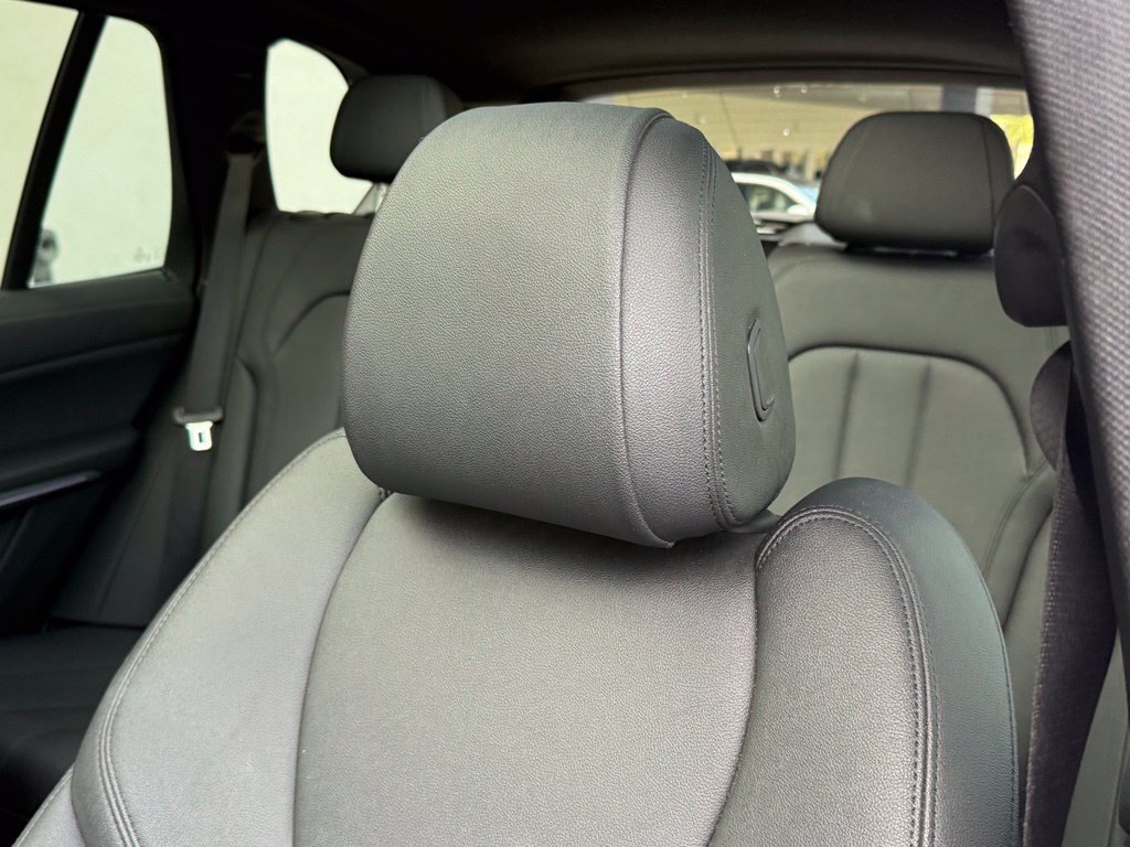 Used 2021 BMW X5 sDrive40i w/ Convenience Package RWD image 3