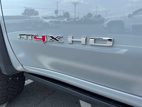 Used 2025 GMC Sierra 2500 AT4X w/ AT4X AEV Edition AWD/4WD image 17