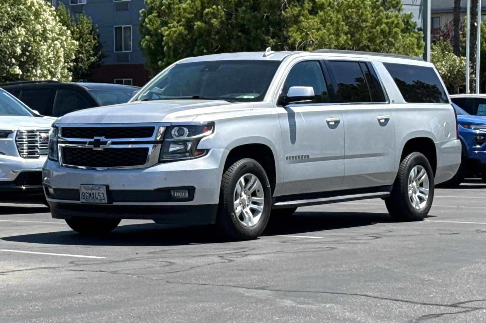 Used 2019 Chevrolet Suburban LT w/ Luxury Package AWD/4WD image 9