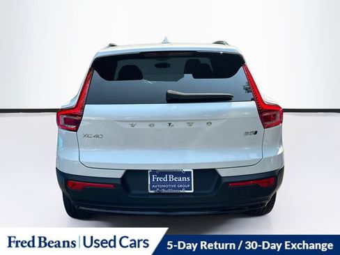 Used 2023 Volvo XC40 B5 Plus w/ Driver Assist Package AWD/4WD image 8