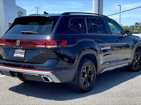 Used 2024 Volkswagen Atlas Peak Edition SEL AWD/4WD image 12