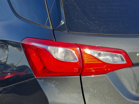 Used 2020 Chevrolet Equinox Premier image 32