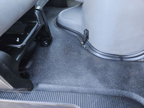 Used 2014 Ford E-250 and Econoline 250 w/ Power Group image 33