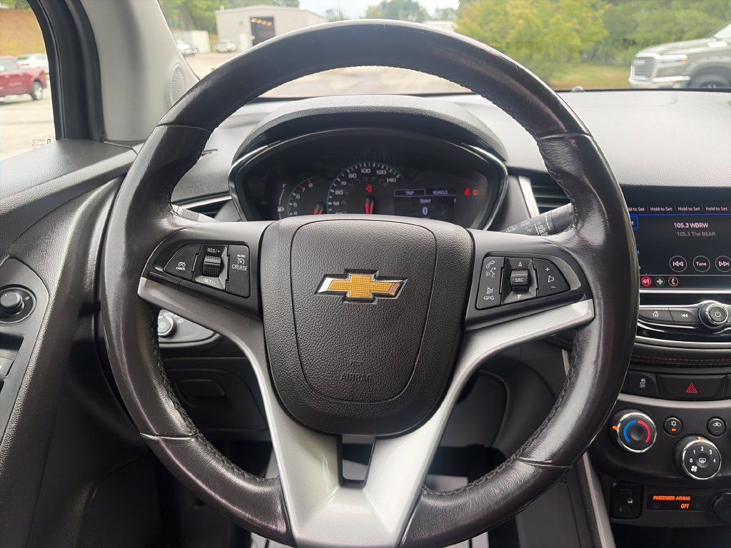 Used 2020 Chevrolet Trax LT w/ LT Convenience Package AWD/4WD image 15