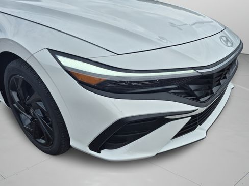 New 2026 Hyundai Elantra SEL Sport FWD image 34