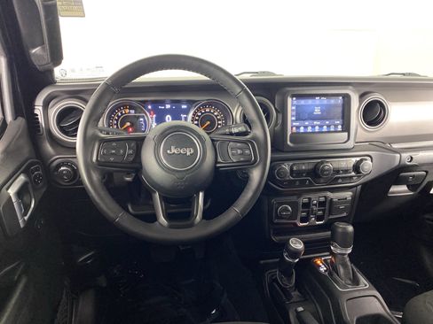 Used 2022 Jeep Gladiator Mojave AWD/4WD image 18