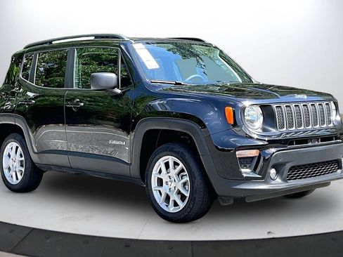 Certified 2022 Jeep Renegade Latitude AWD/4WD image 2