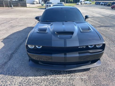 Used 2018 Dodge Challenger SRT Hellcat RWD image 3