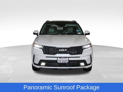 Used 2022 Kia Sorento SX Prestige w/ Panoramic Sunroof Package image 3