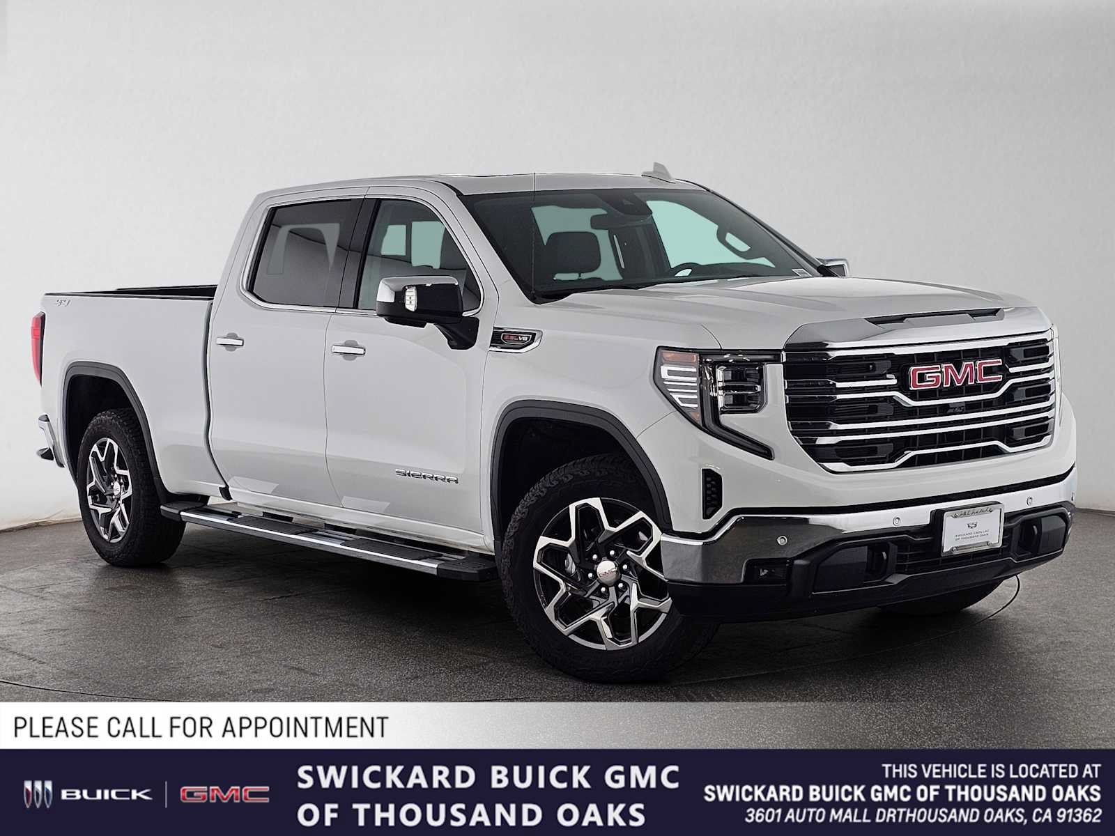 Used 2026 GMC Sierra 1500 SLT w/ SLT Premium Package AWD/4WD image 1