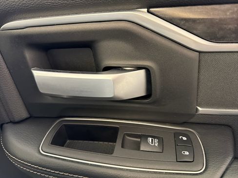 Used 2024 RAM 2500 Big Horn image 28