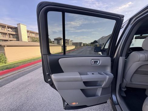 Used 2011 Honda Pilot EX-L image 24