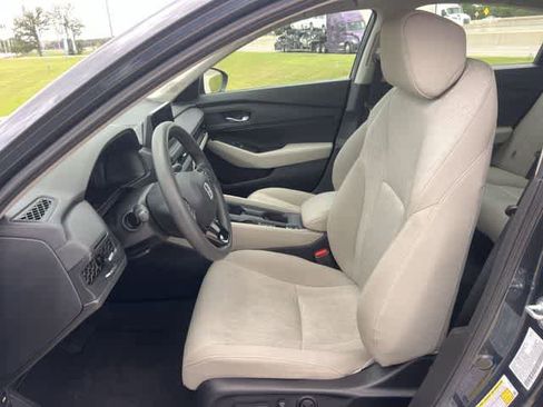 Used 2023 Honda Accord EX image 11