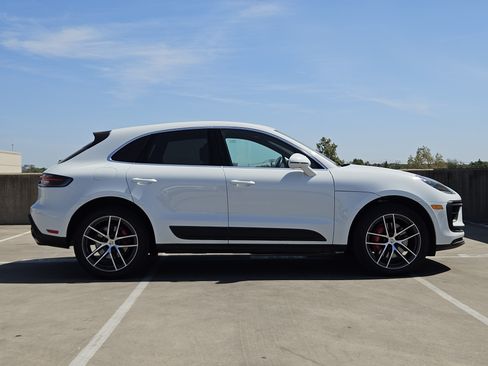 Certified 2026 Porsche Macan S AWD/4WD image 9
