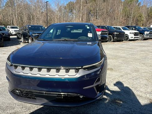 Used 2024 Jeep Wagoneer Launch Edition image 3