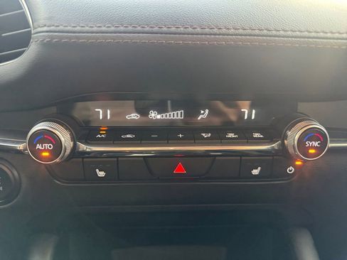 Used 2024 MAZDA MAZDA3 s image 21