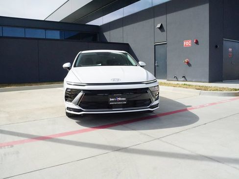 New 2026 Hyundai Sonata SEL FWD image 2