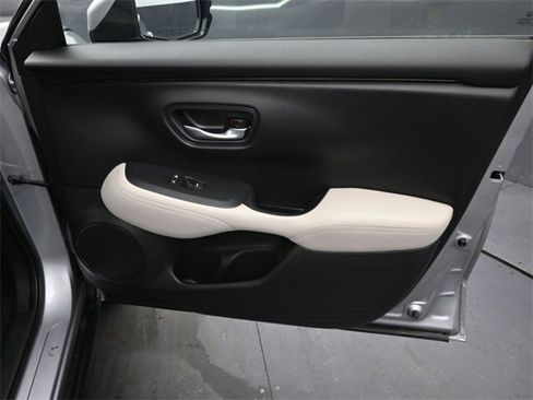 Used 2023 Honda HR-V LX image 20