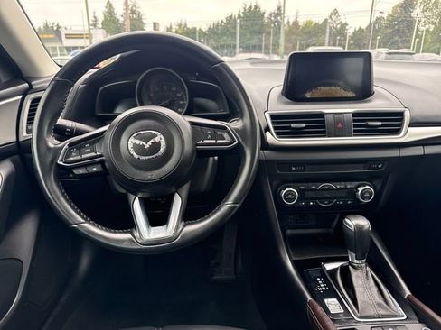 Used 2017 MAZDA MAZDA3 Touring FWD image 12