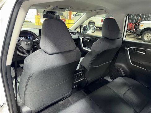 Certified 2025 Toyota RAV4 XLE AWD/4WD image 28