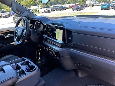 Used 2023 Chevrolet Silverado 1500 LT AWD/4WD image 14