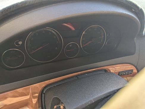 Used 2008 Saturn Outlook XR w/ Premium Trim Package image 9