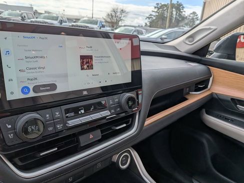 Used 2025 Toyota Grand Highlander XLE image 19