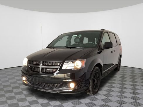 Used 2019 Dodge Grand Caravan GT image 2