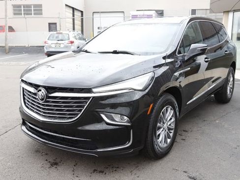 Used 2022 Buick Enclave Essence FWD image 9