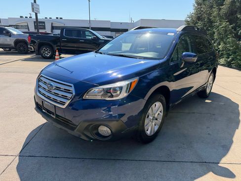 Used 2017 Subaru Outback 2.5i Premium AWD/4WD image 7