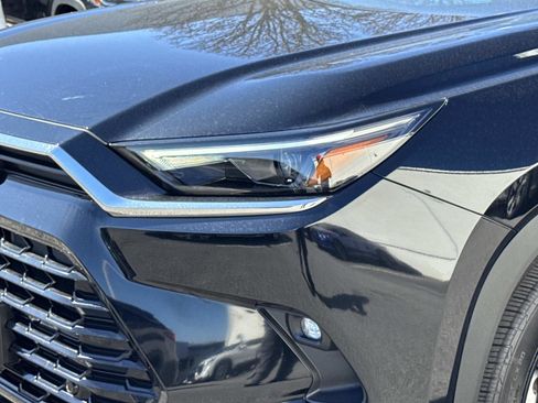 Used 2025 Toyota Grand Highlander AWD image 29