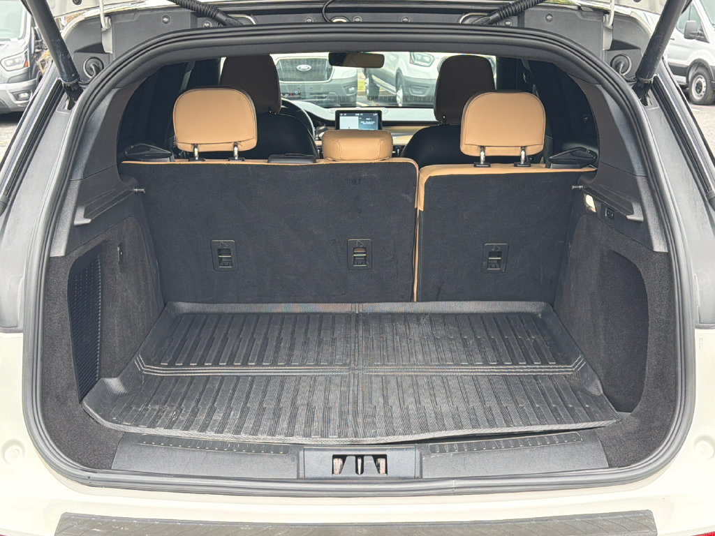 Used 2022 Lincoln Corsair Reserve w/ Luxury Package FWD image 18