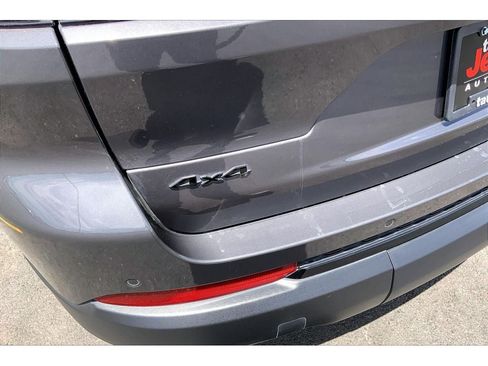 Used 2024 Jeep Grand Cherokee L Altitude AWD/4WD image 9