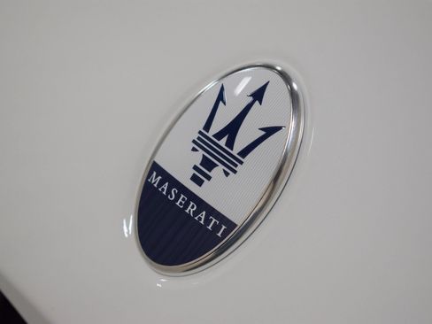 Certified 2024 Maserati Grecale GT AWD/4WD image 3
