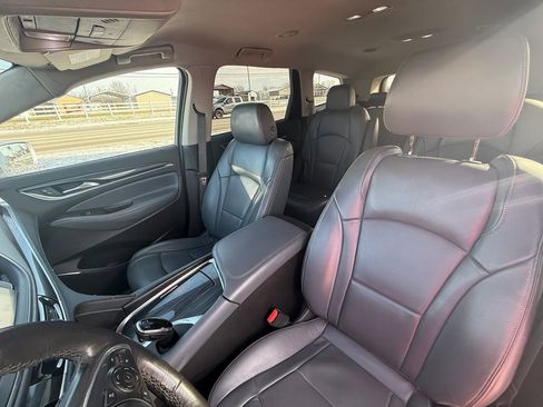 Used 2020 Buick Enclave Essence image 13
