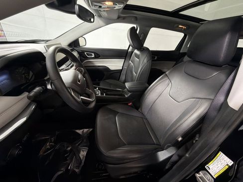 Used 2022 Jeep Compass Limited w/ Sun and Sound Group image 13