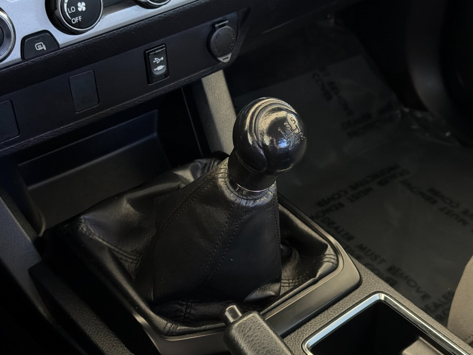 Used 2016 Toyota Tacoma SR AWD/4WD image 18